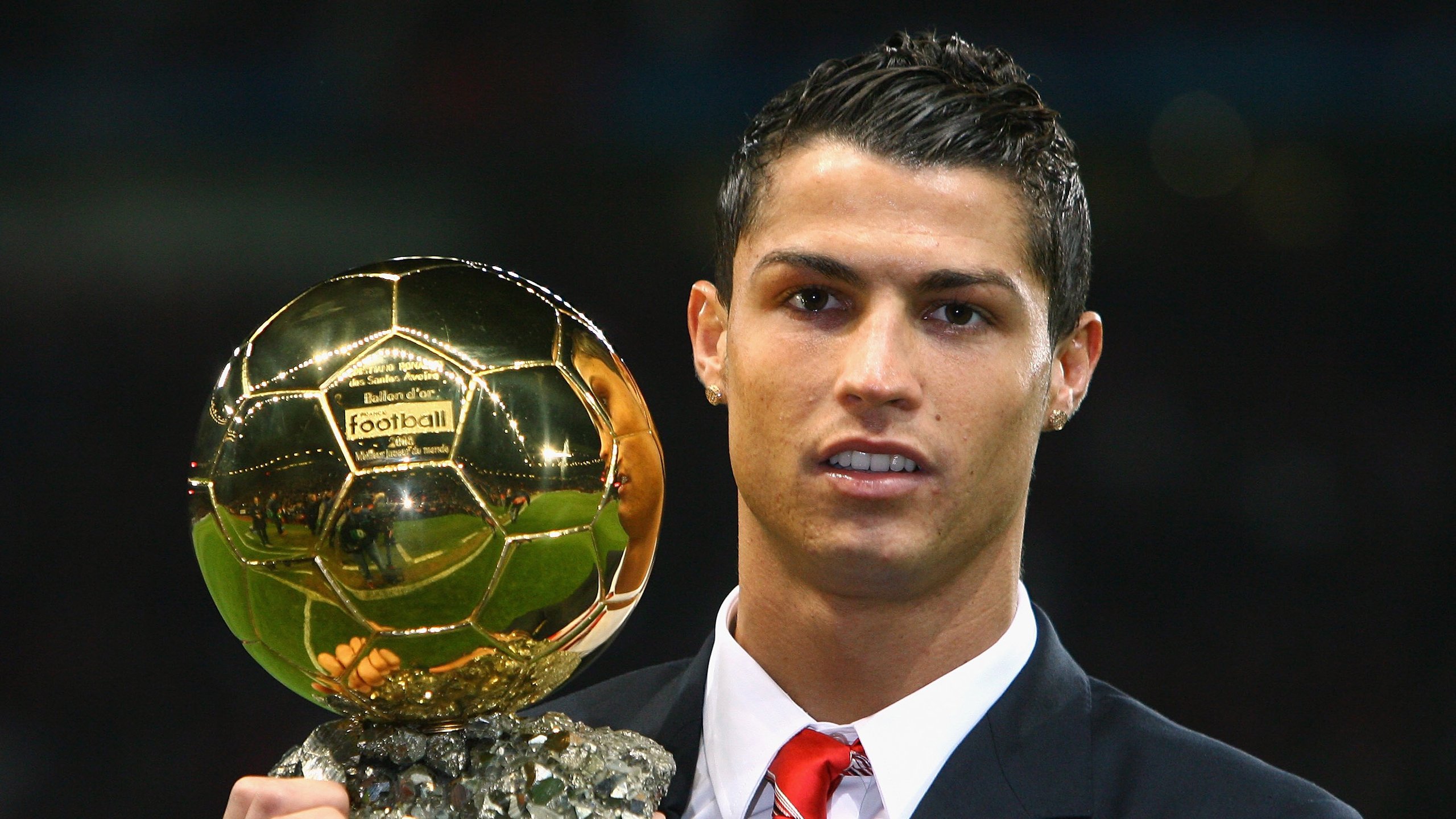 葡萄牙体育射手伤愈复出战力增强，葡萄牙第一射手